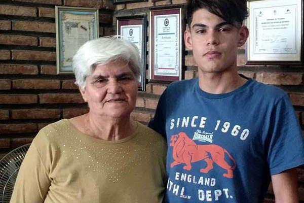 Alejandro Aacutevila de Loreto hacia el Mundial de Rusia