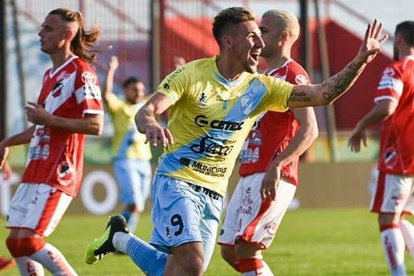 Temperley goleoacute a Deportivo Maipuacute y avanzoacute a octavos