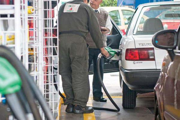 Anticipan que a fin de mes habraacute nuevo ajuste en el precio de combustibles por revisioacuten de un impuesto