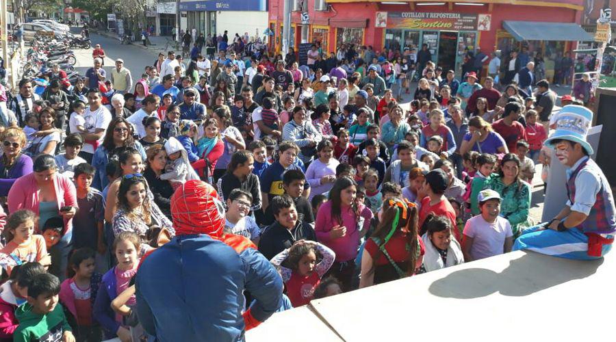 Desde temprano los maacutes pequentildeos festejan su diacutea