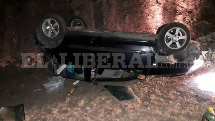 Grave vuelco de un auto sobre Ruta 13