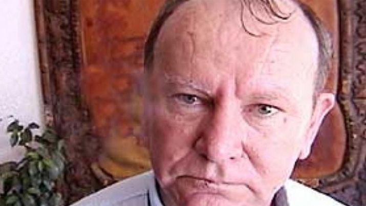 Piden la detencioacuten del intendente que escondioacute millones en el techo