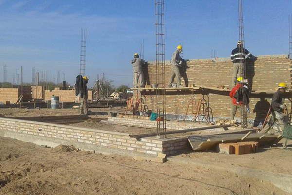 Avanza la construccioacuten del nuevo edificio del colegio secundario y de 19 viviendas sociales en Herrera 
