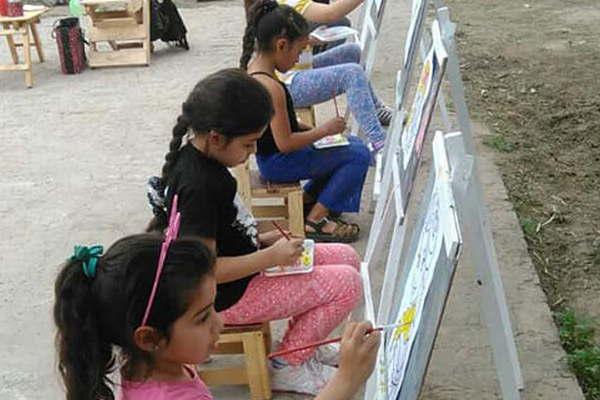 Tarde de dibujo juegos magia un refrigerio y regalos en la Telesita