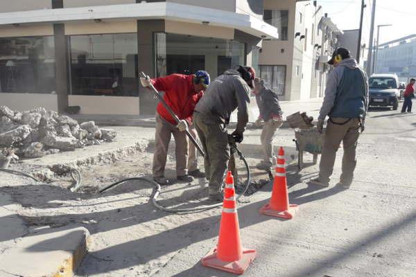 La municipalidad realiza trabajos de mejoramiento de calles en el microcentro