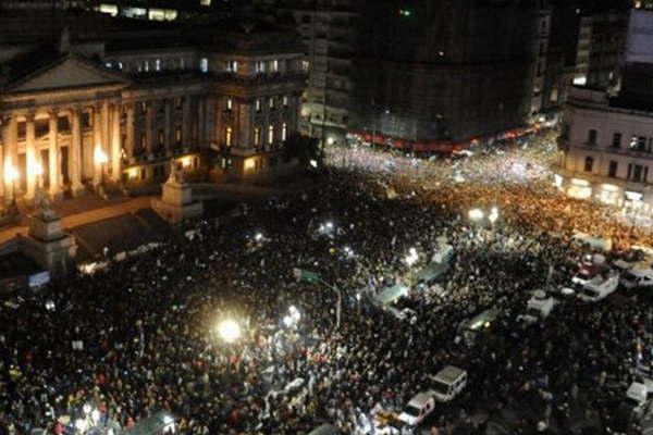 Masiva marcha  por el desafuero de Cristina Kirchner