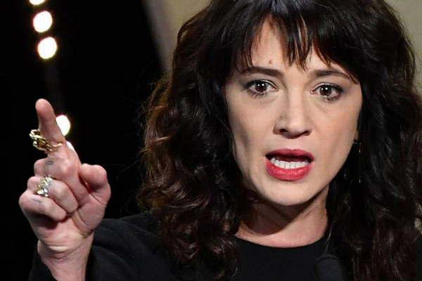 Argento niega haber abusado de Bennett 