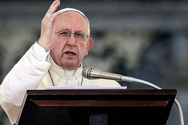 Piden acciones concretas al Papa contra los curas pederastas