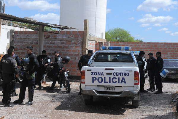 Tras una intensa persecucioacuten logran atrapar a asaltantes