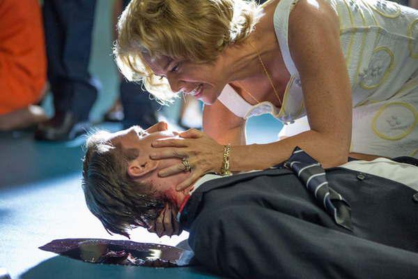 La historia profundiza en las luchas de Jackie y Ted