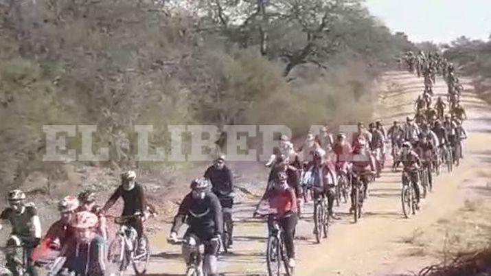 El Cicloturismo de Mountain Bike recorrió lugares históricos de Sumampa