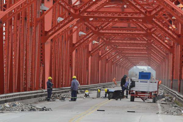 Los arreglos en el Puente Carretero se extenderaacuten durante 30 diacuteas maacutes
