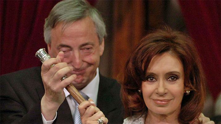 Secuestraron bandas y bastones presidenciales de Neacutestor y CFK
