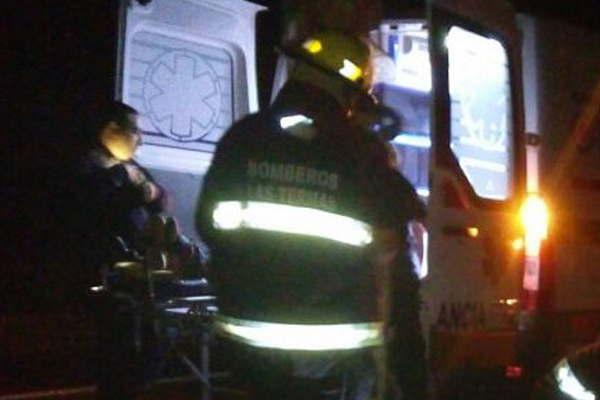 Menor resultoacute lesionado en choque entre un automoacutevil y una motocicleta