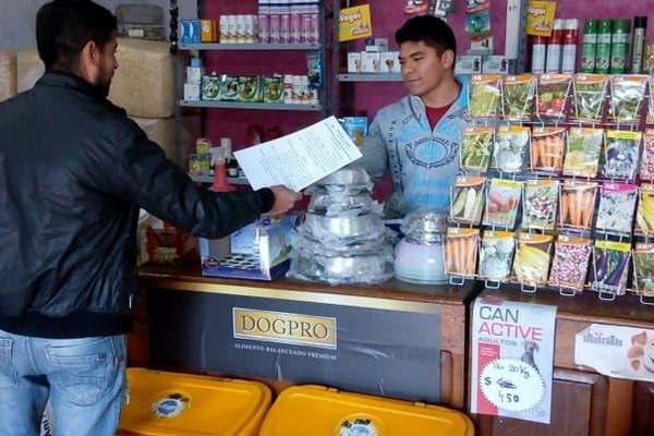 Maacutes de 150 comercios recibieron la habilitacioacuten municipal en Clodomira