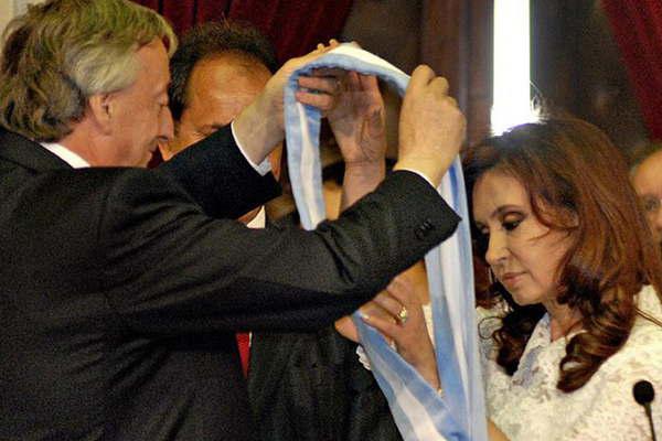 Bonadio ordenoacute devolver los bastones presidenciales de Cristina 