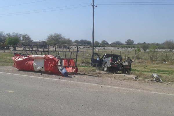 Ciclista murioacute arrollado por una camioneta que luego terminoacute volcando