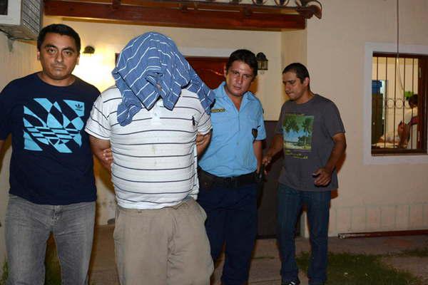 Dos detenidos por una defraudacioacuten a un hombre con un plan de ahorro