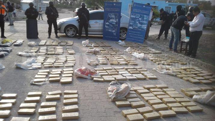 VIDEO Secuestraron 382 kg de marihuana en la Ruta 11