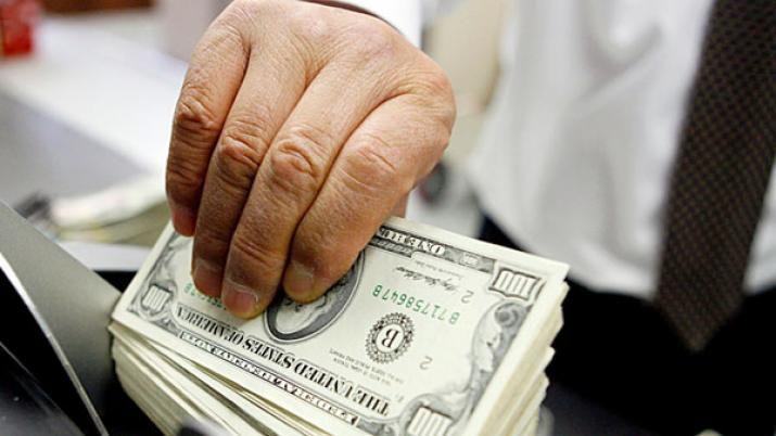 En el mercado mayorista el dólar finalizó a 3760 pesos