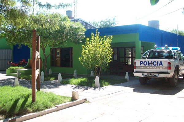 Ordenan apresar a una mujer que estafaba con moacutedulos habitacionales