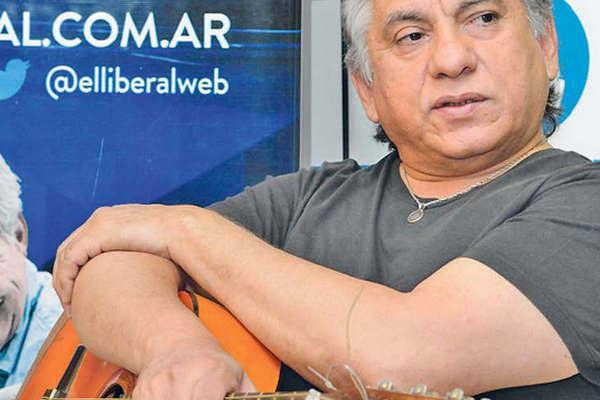 La estampida del doacutelar pone en alerta a los folcloristas