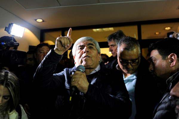 La Afip pediraacute a la Justicia la intervencioacuten completa de OCA