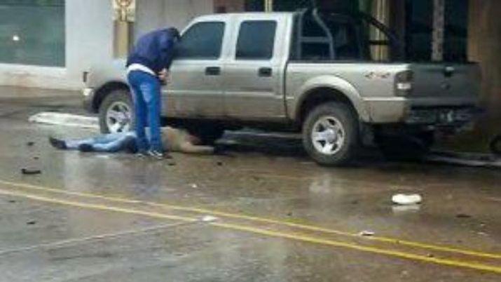 VIDEO Abogado chocoacute a una pareja matoacute al hombre y los insultoacute