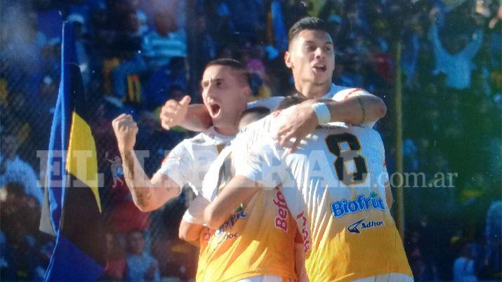 Mitre le ganoacute 2 a 0 a Gimnasia de Mendoza