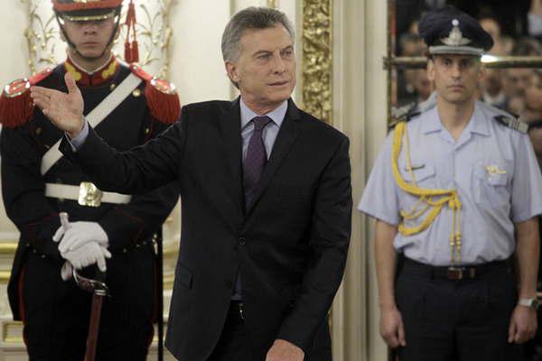 Macri- caen las expectativas poliacuteticas y econoacutemicas 