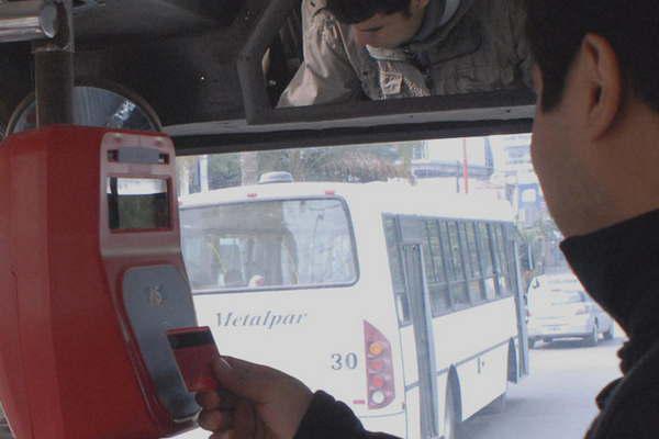 Quita de subsidios- el boleto valdriacutea hasta 30 y 110 mil familias quedan sin tarifa social de la luz