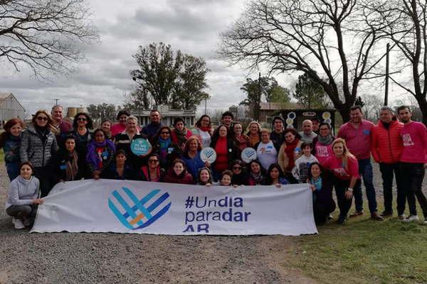 Santiago estuvo presente en el Primer Encuentro Nacional Un diacutea para dar
