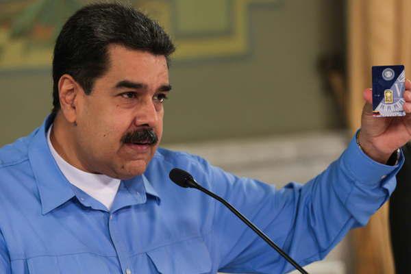 Luis Almagro culpoacute a Maduro del eacutexodo