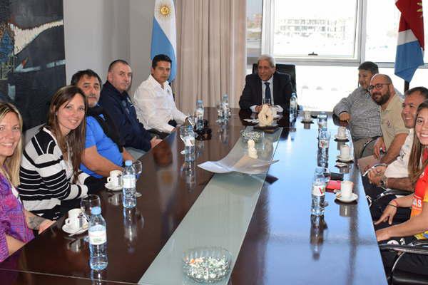 Neder recibioacute a guardavidas internacionales