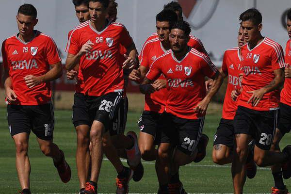 Gallardo proboacute el equipo pensando en Platense