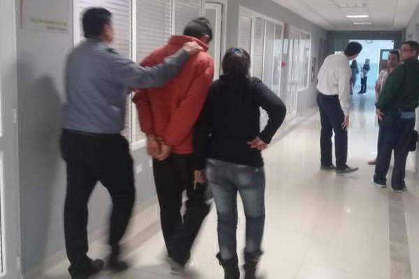 El aacuterbitro detenido por acosar a una nintildea teniacutea maacutes de 2500 mujeres en Facebook