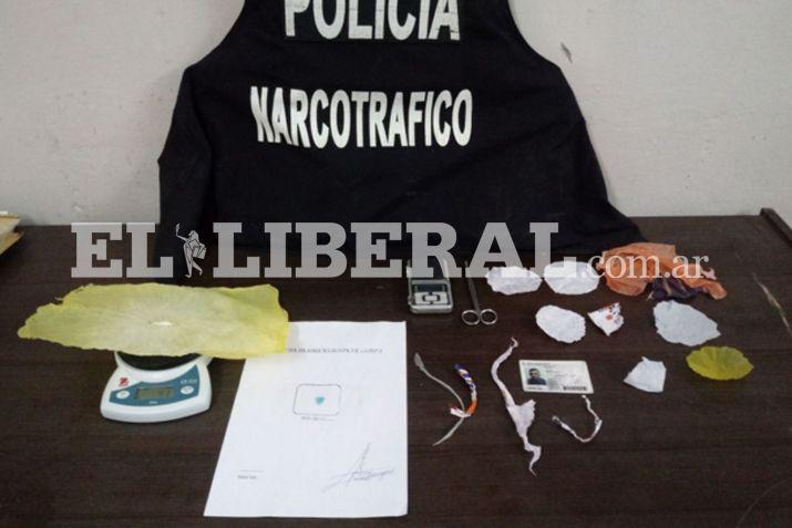 Las autoridades policiales descubrieron la droga en una de las casas allanadas