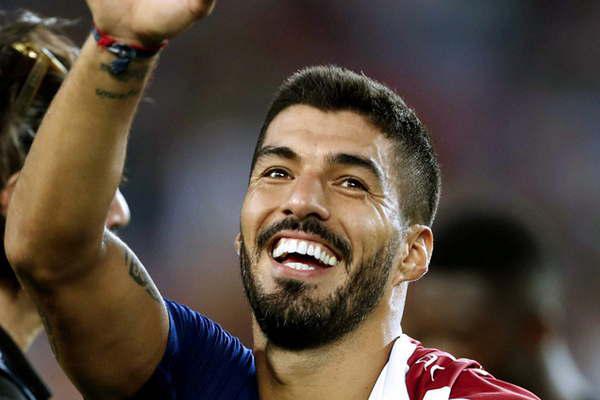 Con un inspirado Suaacuterez Uruguay goleoacute a Meacutexico