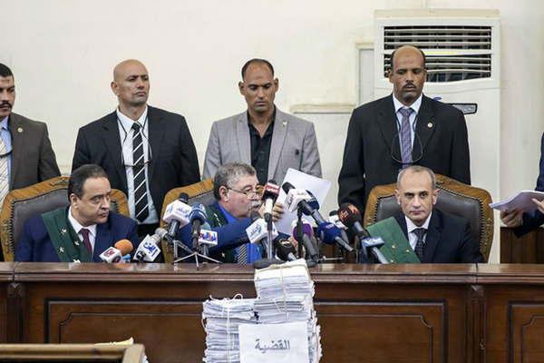 Egipto- un tribunal condena a  75 personas a la pena de muerte