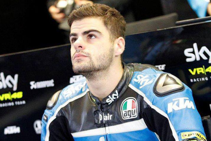 La actitud de Romano Fenati generó la reprobación en el motociclismo mundial