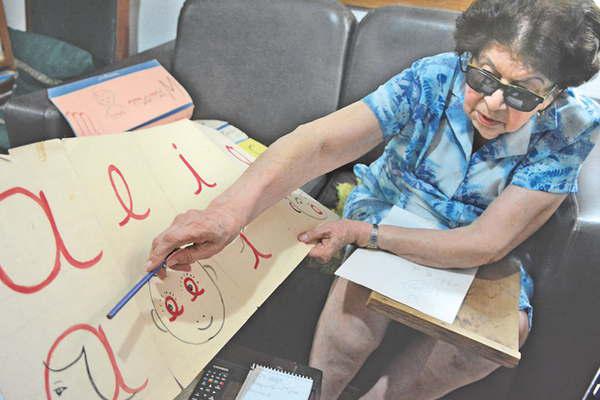 Haydeeacute Wagner una docente que regaloacute ingenio y sabiduriacutea a sus pequentildeos alumnos