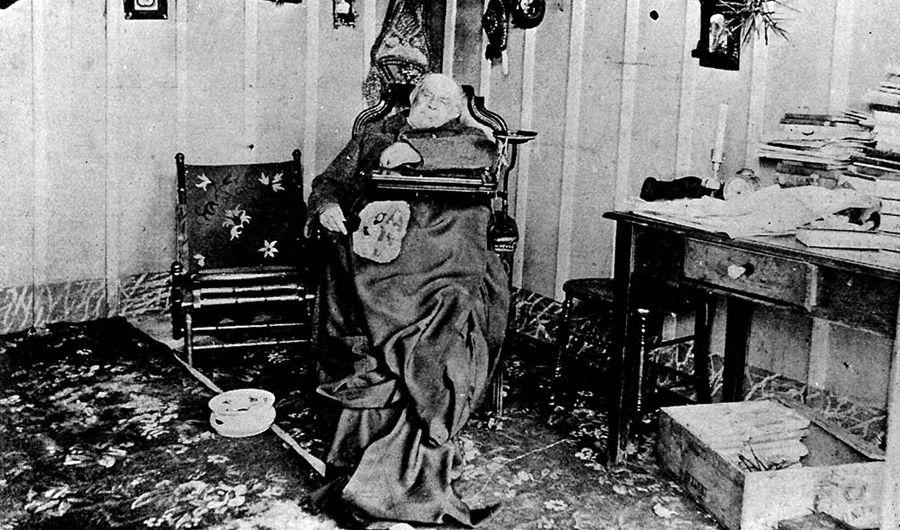 Diacutea del Maestro Sarmiento y su foto poacutestuma