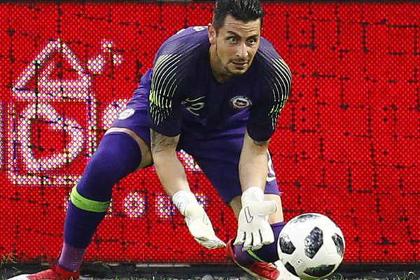 El arquero Gabriel Arias fue titular en la seleccioacuten chilena