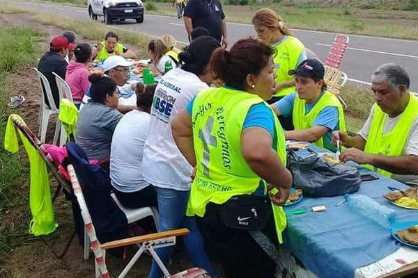El grupo Amigos Peregrinos emprendioacute su camino a Villa Mailiacuten
