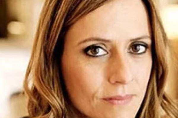 Itziar Ituntildeo canta con una banda rosarina