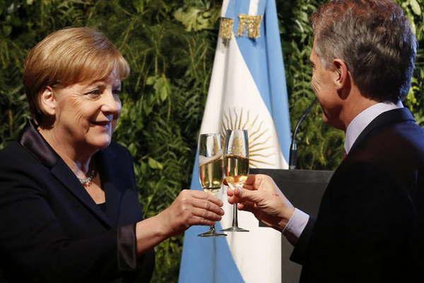 El Presidente habloacute con Merkel sobre el intercambio comercial con la Unioacuten Europea y eacutesta le brindoacute su apoyo