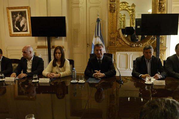 Macri envioacute su plan para compensar  a las provincias por el ajuste fiscal
