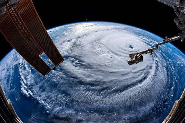 Maacutes de dos millones de personas huyen del huracaacuten Florence