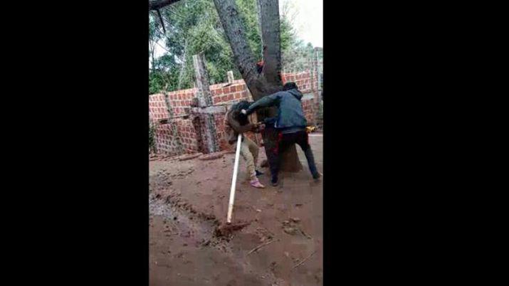 El video fue grabado por los familiares de la mujer