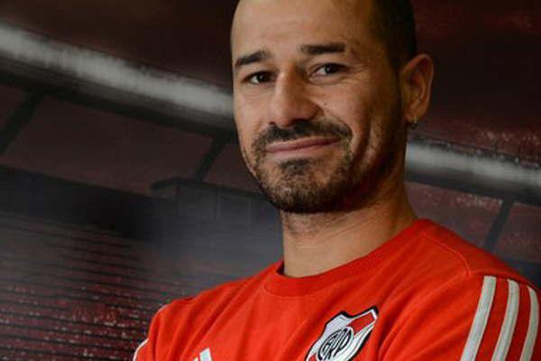 Mora quiere meterle presioacuten a Gallardo